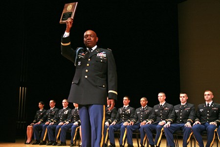 Georgia Southern University ROTC Commander Accepts MacArthur Award