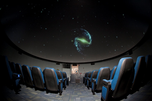 Georgia Southern Planetarium Hosts Evening of Holiday Music and Stargazing
