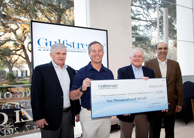 Gulfstream Makes $10,000 Donation to Center for Wildlife Education