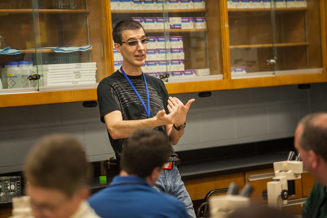 Entomologist gives lesson in death scene investigations