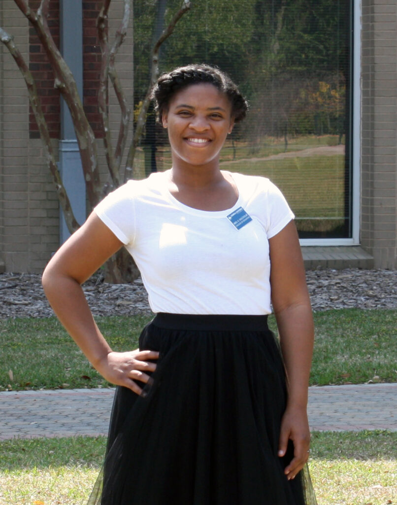 Middle grades education major begins free reading program