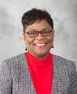 Double Eagle Donna Wiggins, Ph.D., receives Award for Excellence in Teaching