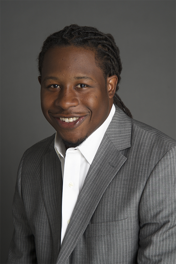 Adrian Peterson to address graduates at Fall Commencement