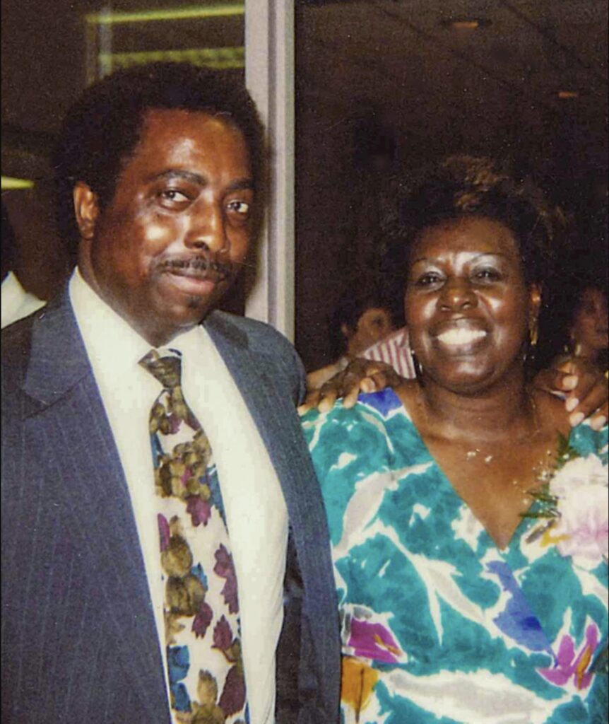 Scholarship honoring Bonds family announced for students pursuing degree in education