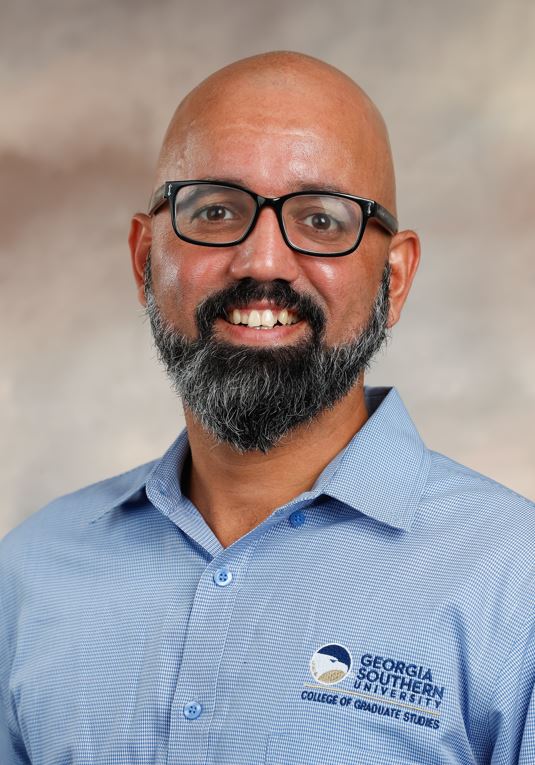 Checo Colón-Gaud receives inaugural Leadership Award from Society for Freshwater Science