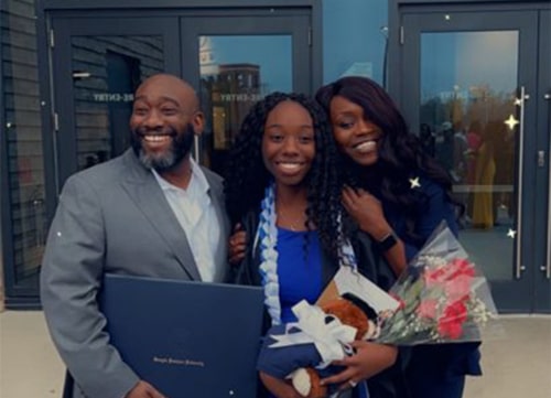 <strong>Aspiring lawyer becomes Georgia Southern graduate at 17</strong>