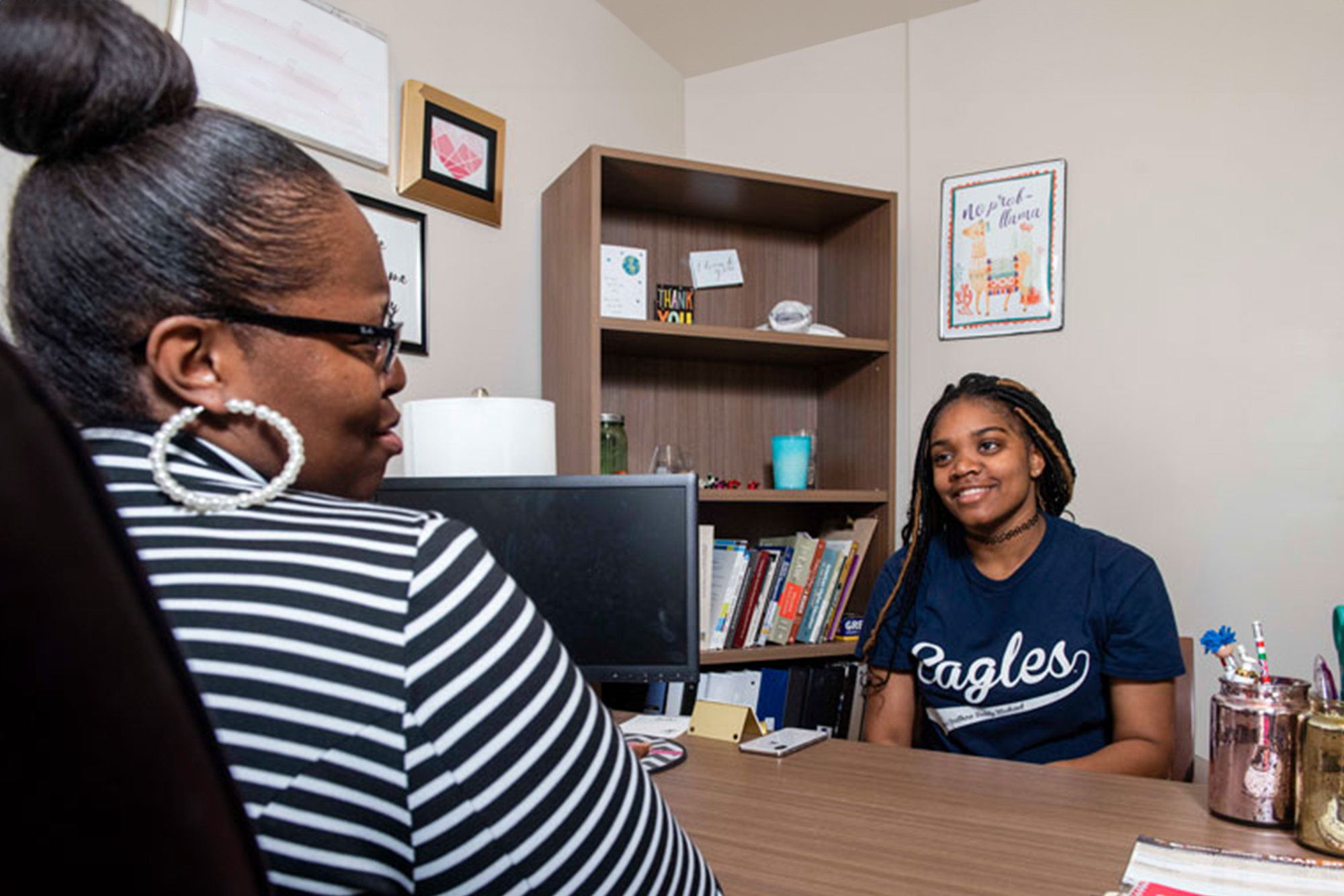 A Georgia Southern student meets with Admissions Counselor for student resources.