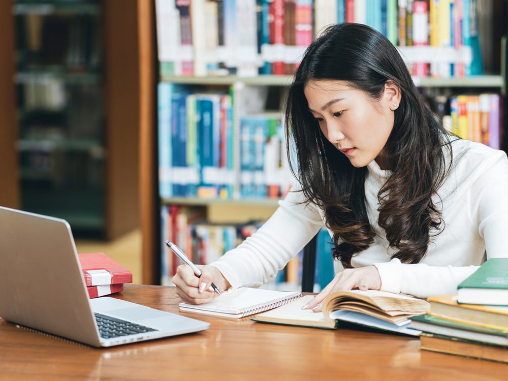 Armstrong Campus undergraduate research student, recruited by pharmaceutical giant, graduates