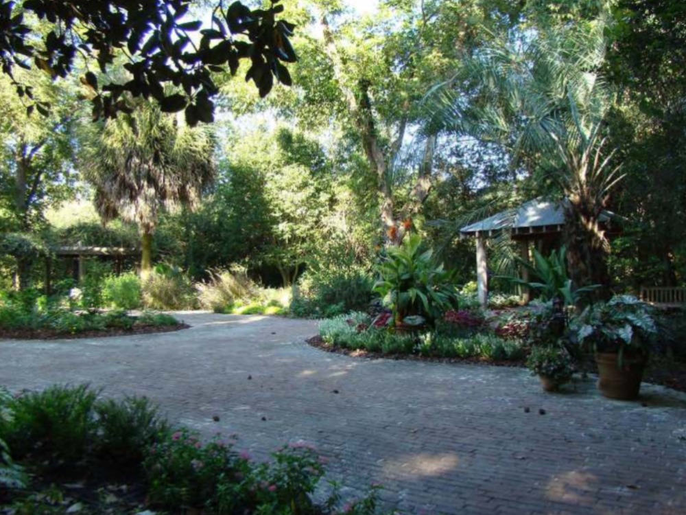 Magnolia Allee in the Botanic Garden features shady brick-lined paths and gazebos.