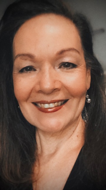 From exile to expression: MFA student turns family history into fine art degree