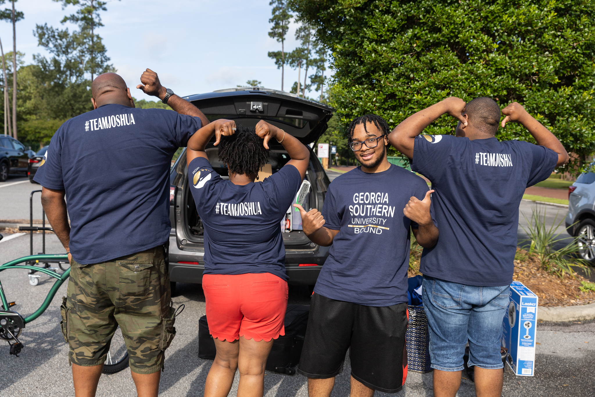 Students moving in on Georgia Southern's campus