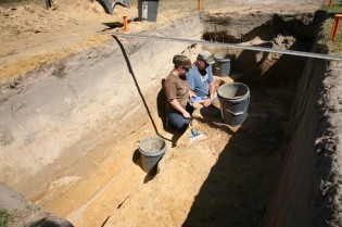 10-01 PBS Show TIME TEAM AMERICA Films Georgia Southern Archaeology Students at Camp Lawton