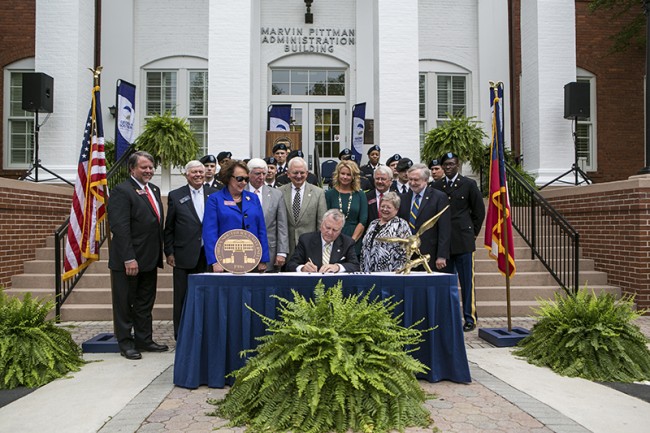 GovDeal signs