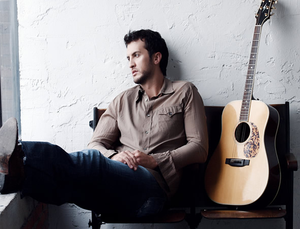 photo courtesy of www.lukebryan.com